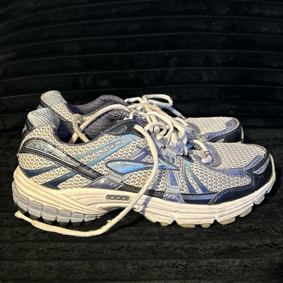 Brooks 8.5 women’s wide - Picture 2 of 8